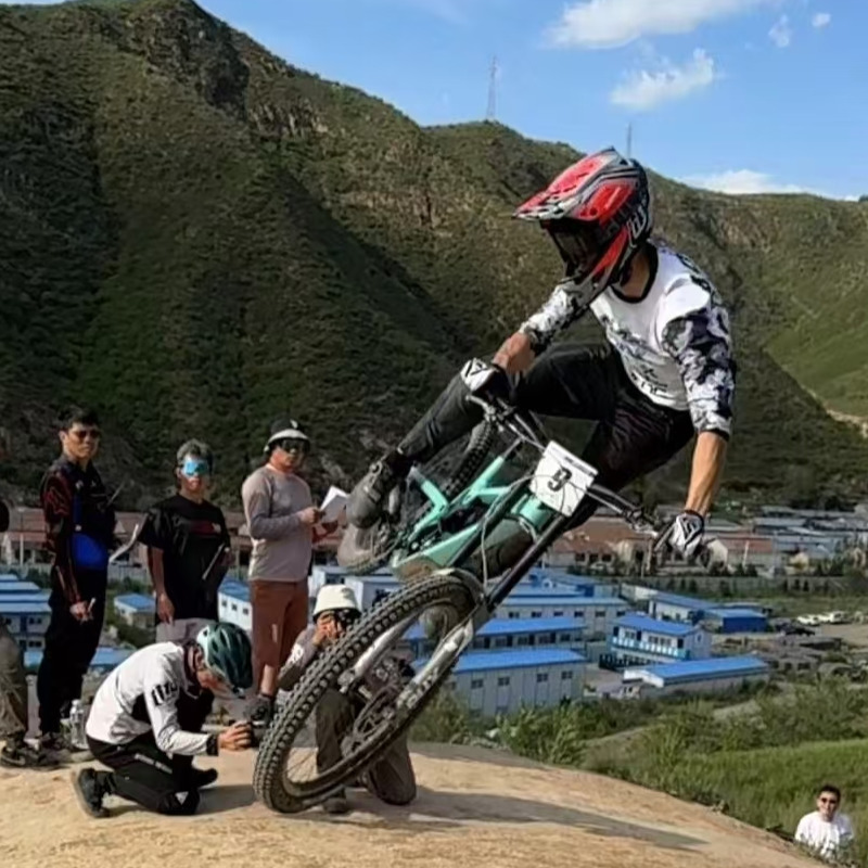AVITUS Mountain Bike Shoes Zap - Commuting On Mountain Bike 评论和价格
